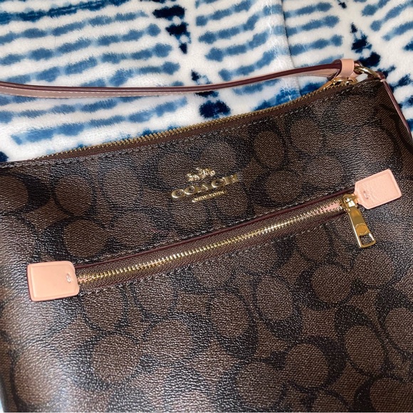 Coach Crossbody / shoulder bag purse - Picture 2 of 12